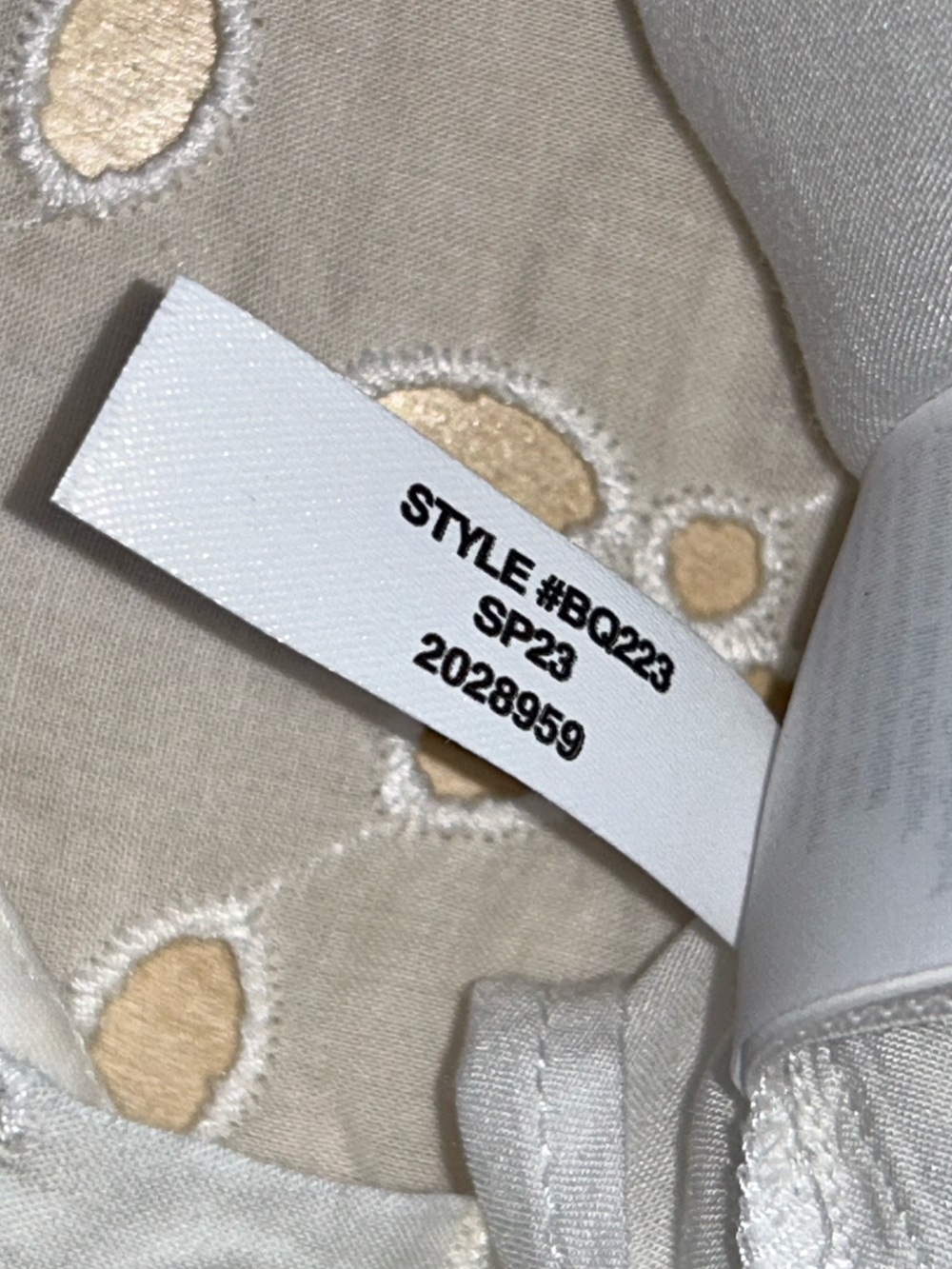 J. Crew Spring Garden Button Up Collar Top Eyelet White Puff Sleeves Size 4 NWOT - Picture 16 of 16